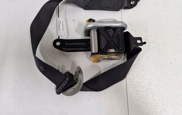 Honda Civic IX Front seatbelt