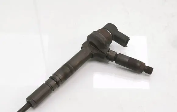 Opel Astra H Fuel injector 0445110175 24051685