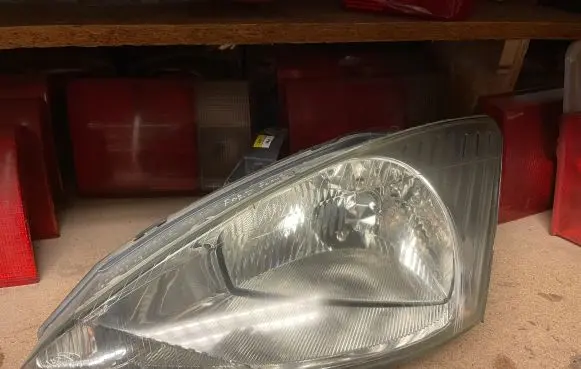Ford Focus Headlight/headlamp