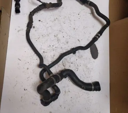 Coolant pipe/hose
