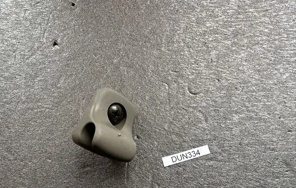 Nissan Patrol Y61 Sun visor clip/hook/bracket 96409VB000