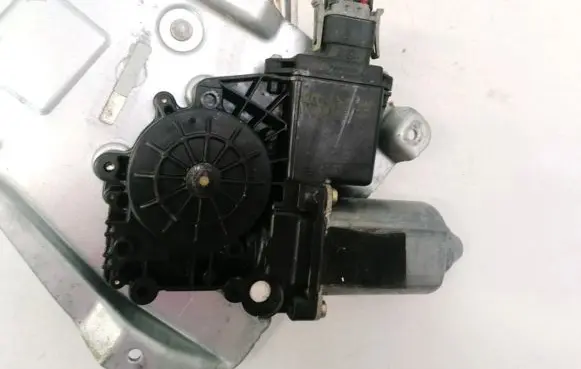 Opel Omega B1 Front door window regulator motor 90520248 193797400