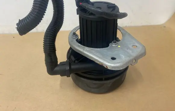 BMW Z4 E85 E86 Secondary air pump 7533641 72812947