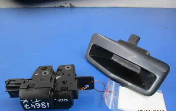 Renault Megane II Tailgate/trunk/boot lock/catch/latch