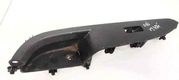 Hyundai i30 Front door window switch trim 935772L000 93577-2L000