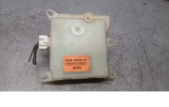 Ford Galaxy Coolant heater control valve 95NW19E616RA