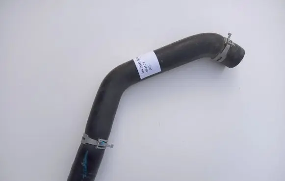 Infiniti QX80 Engine coolant pipe/hose