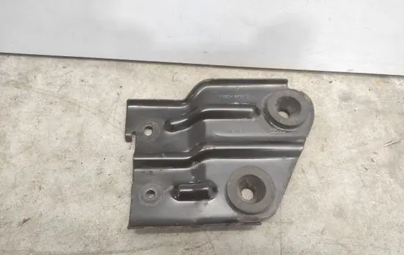 Ford Explorer V Air filter cleaner box bracket assembly BB539647AB