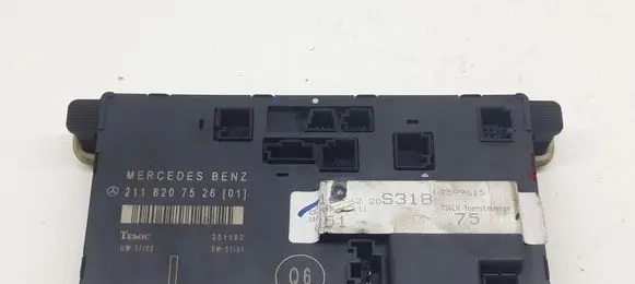 Mercedes-Benz E W211 Door control unit/module 2118207526