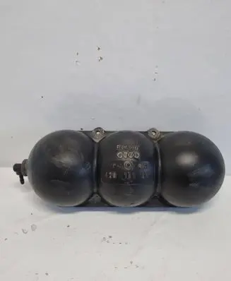 Vacuum air tank