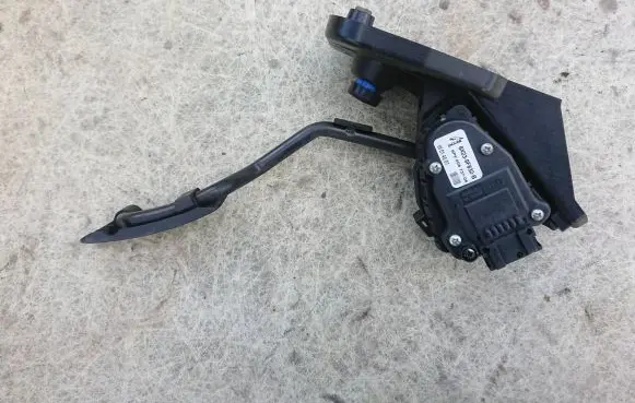 Jaguar XF X250 Accelerator throttle pedal 8X239F836BB