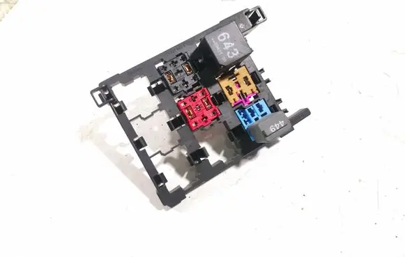 Volkswagen Golf Plus Relay mounting block 1T1937503A