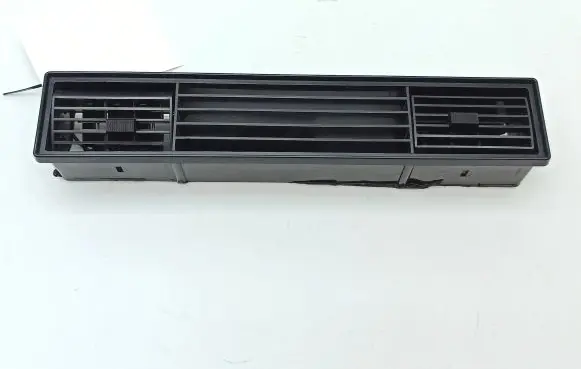 Jaguar XJS Dash center air vent grill