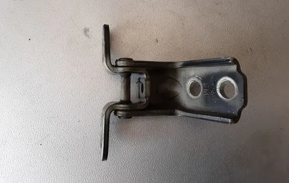 Hyundai Santa Fe Front door upper hinge