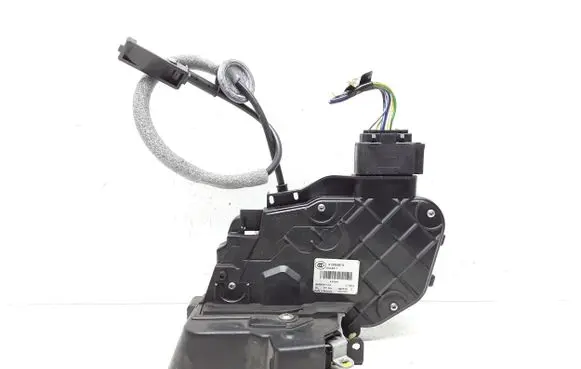 Volvo V70 Front door lock 31253674