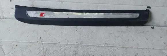 Audi Q7 4L Front sill trim cover