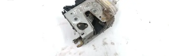Audi A4 S4 B5 8D Front door lock 8D1837015F
