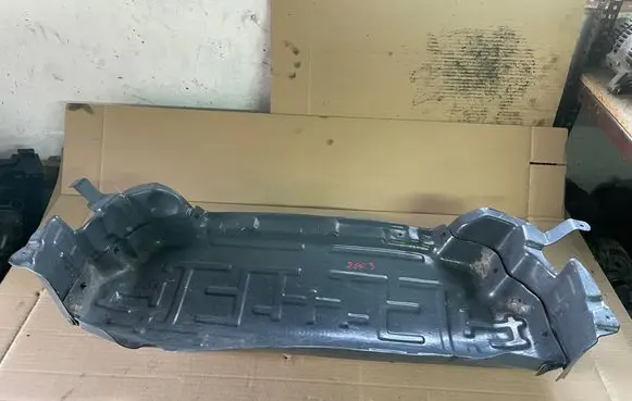 Mercedes-Benz Sprinter W906 Engine splash shield/under tray