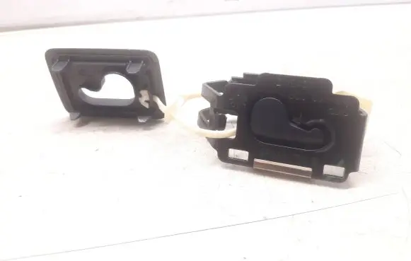 Audi A6 S6 C6 4F Cargo luggage net fixing mount 4F9861736B 002990007400