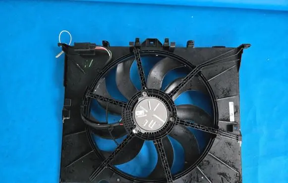 BMW X1 U11 Air conditioning (A/C) fan (condenser) 9846925 5A37EE7