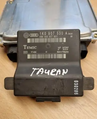 Volkswagen Touran I Gateway control module 1K0907530A 1K0907951