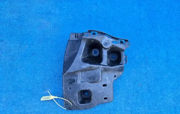 BMW 4 G22 G23 G24 G26 Rear bumper mounting bracket 7497112