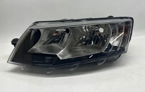 Skoda Octavia Mk4 Headlight/headlamp 5E1941015