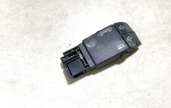 Multifunctional control switch/knob