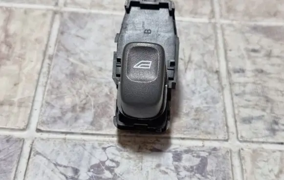 Volvo S60 Electric window control switch 9472275 02W365 19206