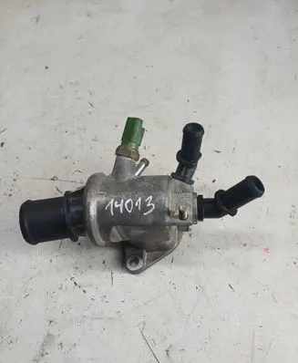 Opel Astra H Thermostat/thermostat housing 