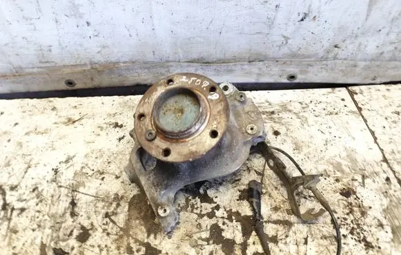 BMW 5 E60 E61 Front wheel hub