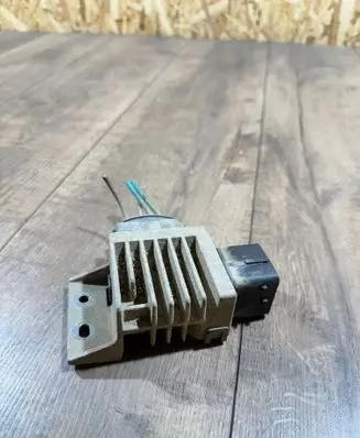 Nissan Navara D23 Glow plug pre-heat relay 271203982R 02165433