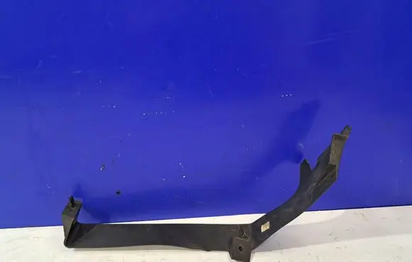 Chevrolet Tahoe Front bumper mounting bracket 15035438