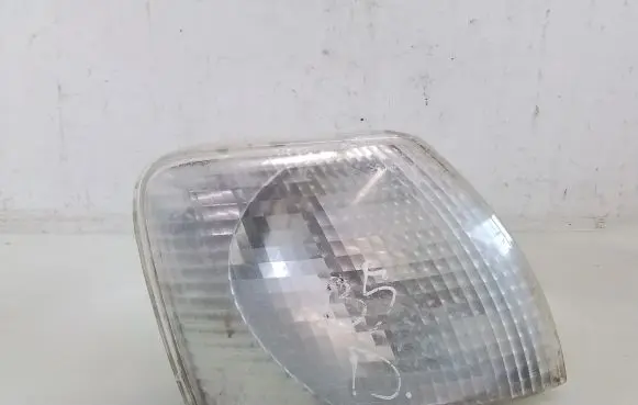 Volkswagen PASSAT B5 Front indicator light