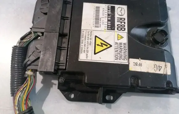 Mazda 3 I Engine control unit/module RF8B18881C 275800-7352