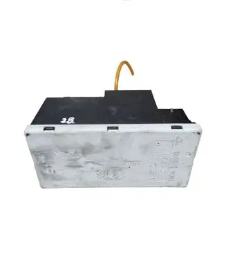 Audi A3 S3 8L Central locking vacuum pump 8D0862257C