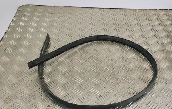 Opel Zafira C Front door rubber seal 13292216 3605741 13292217