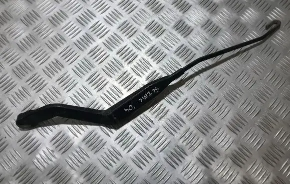 Front wiper blade arm