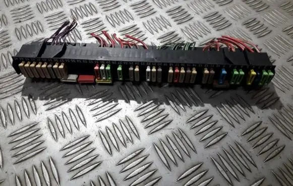 BMW 5 E39 Fuse box set 61138366570 61.13-8366570