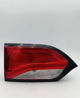 Chrysler Pacifica Tailgate rear/tail lights P68228953AE F00HTC408911 031417A