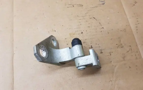 Volkswagen Eos Front door upper hinge 3C0831402D