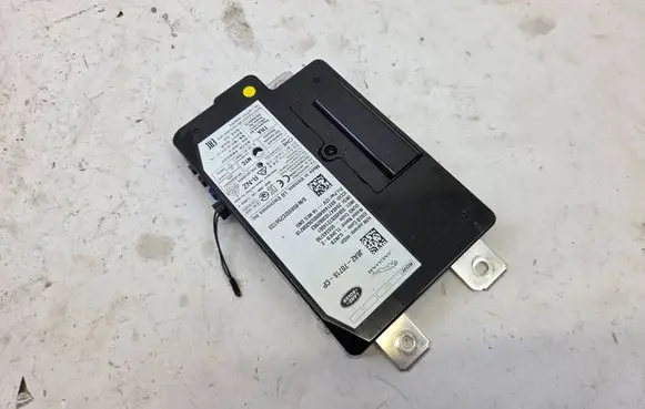 Jaguar XE Aerial antenna amplifier J8A270718CP