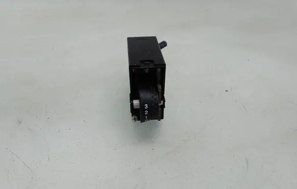 Headlight level height control switch