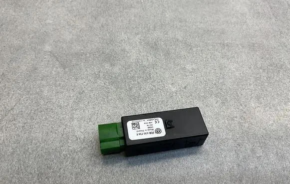 Skoda Octavia Mk3 (5E) USB socket connector 5Q0035726E