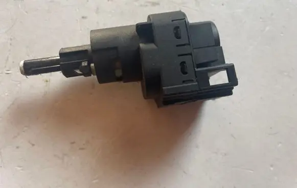 Volkswagen Polo IV 9N3 Brake pedal sensor switch 6Q0945511