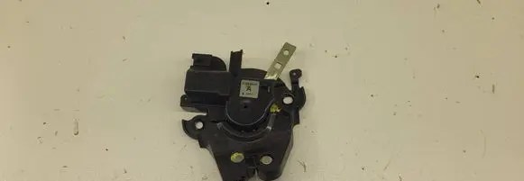 Mazda 3 II Loading door lock 