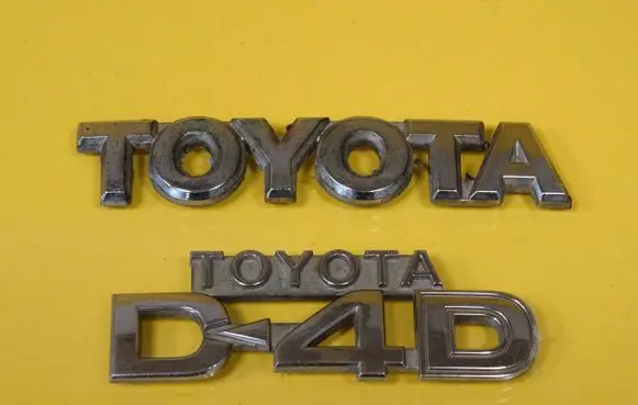 Toyota Yaris Manufacturers badge/model letters 