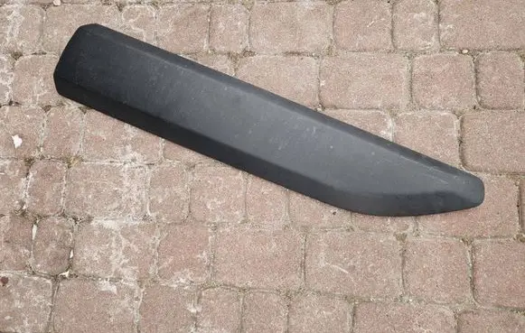 Opel Combo E Front door trim (molding) 9817696377
