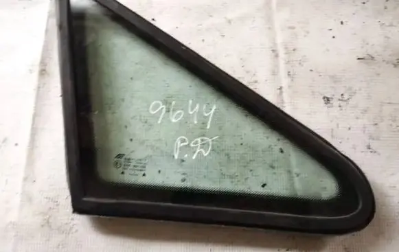 Volkswagen Sharan Front triangle window/glass as2