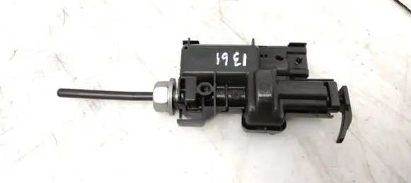 Renault Megane IV Fuel tank cap lock motor 8200305732
